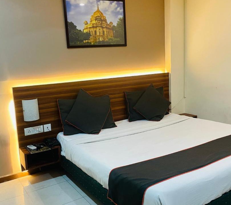 Photo of Bedroom in Hazratganj