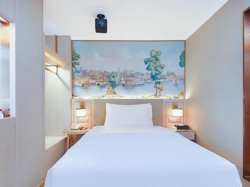 Photo of Bedroom in Yue Lu