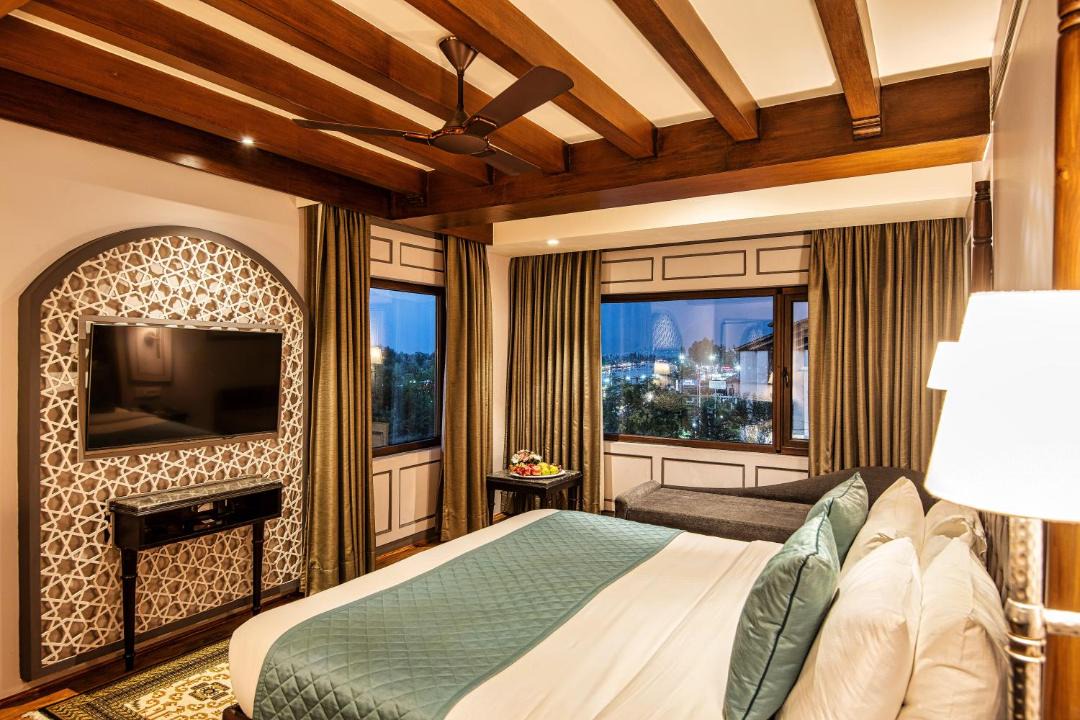 Photo of Bedroom in Dal Lake