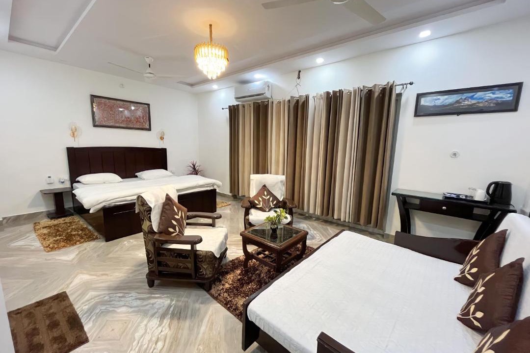 Photo of Bedroom in Taj Ganj