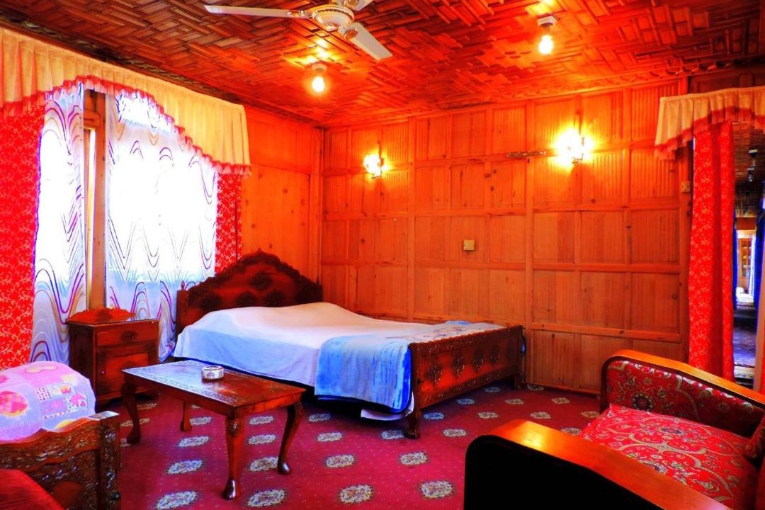 Photo of Bedroom in Dal Lake