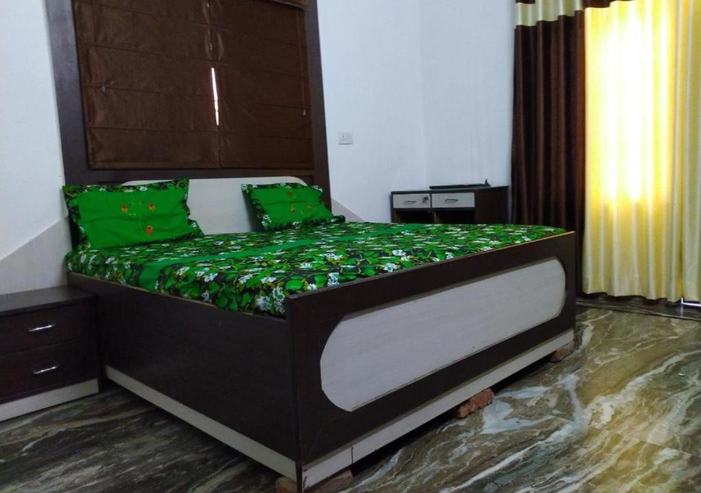 Photo of Bedroom in Taj Ganj