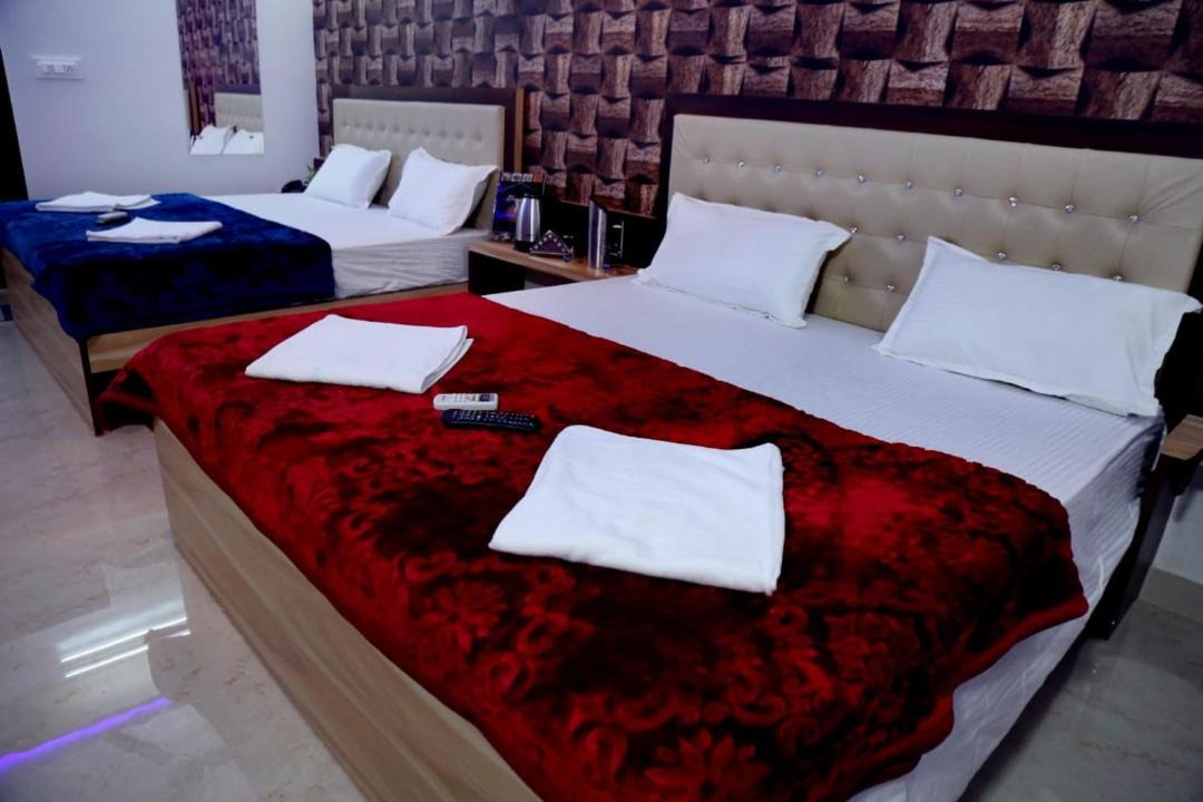 Photo of Bedroom in Taj Ganj