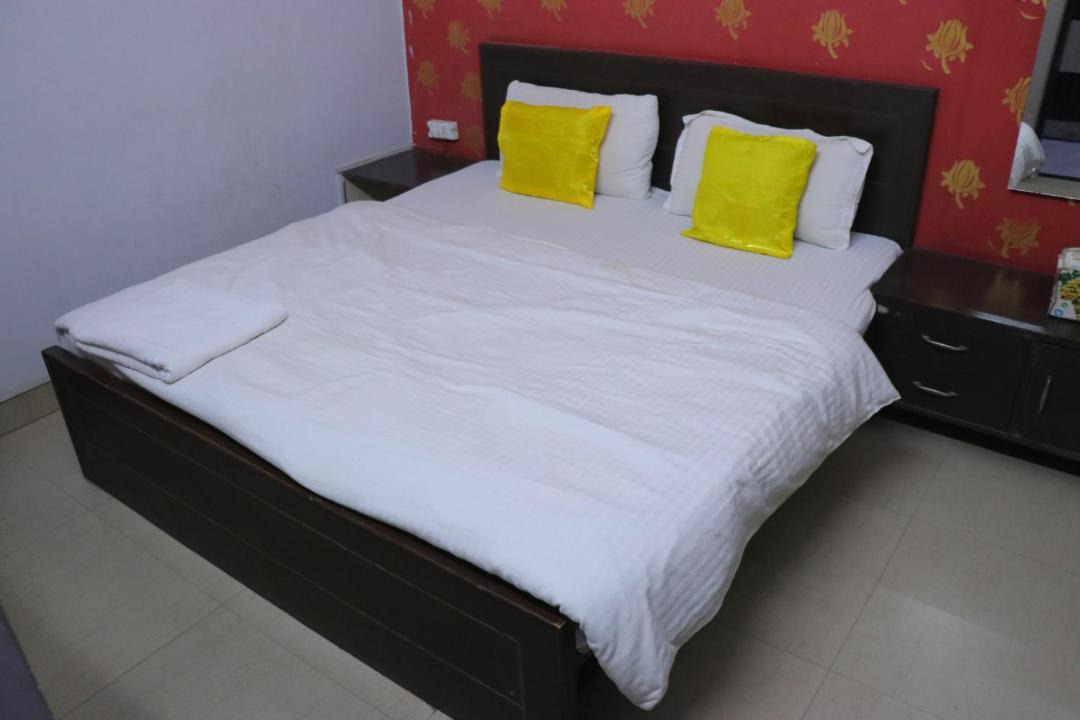 Photo of Bedroom in Taj Ganj