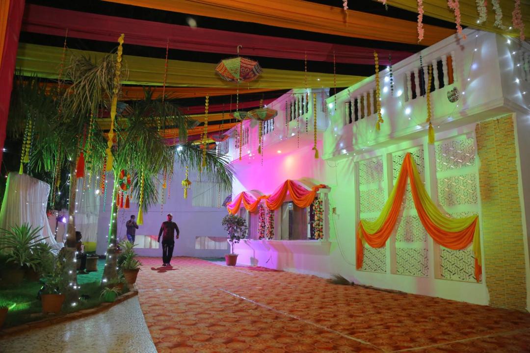 Photo of Others in Taj Ganj