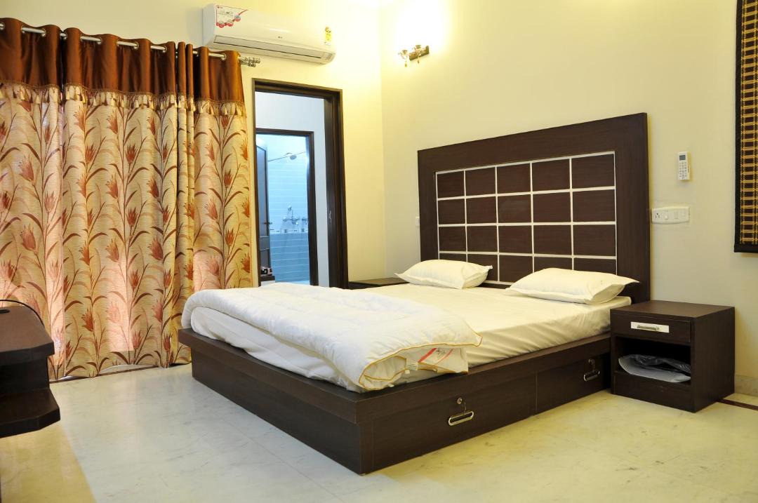 Photo of Bedroom in Taj Ganj