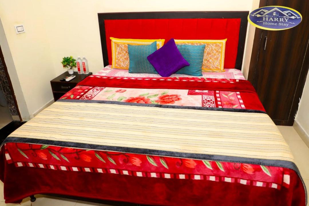 Photo of Bedroom in Taj Ganj