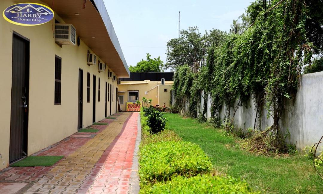 Photo of Buildings in Taj Ganj