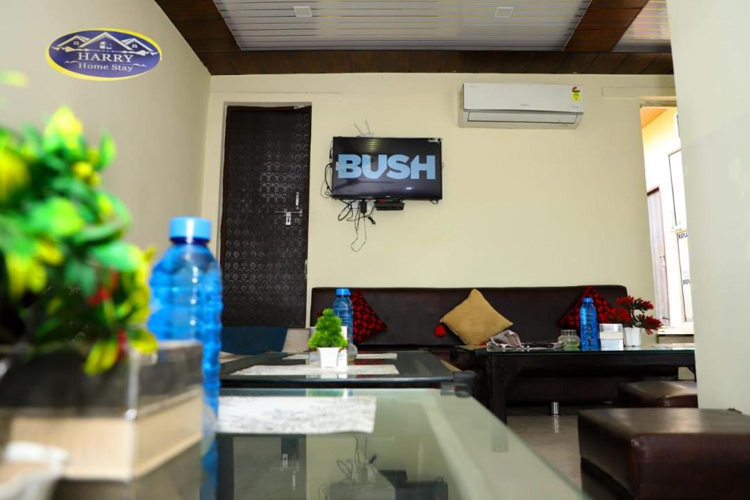 Photo of Livingroom in Taj Ganj