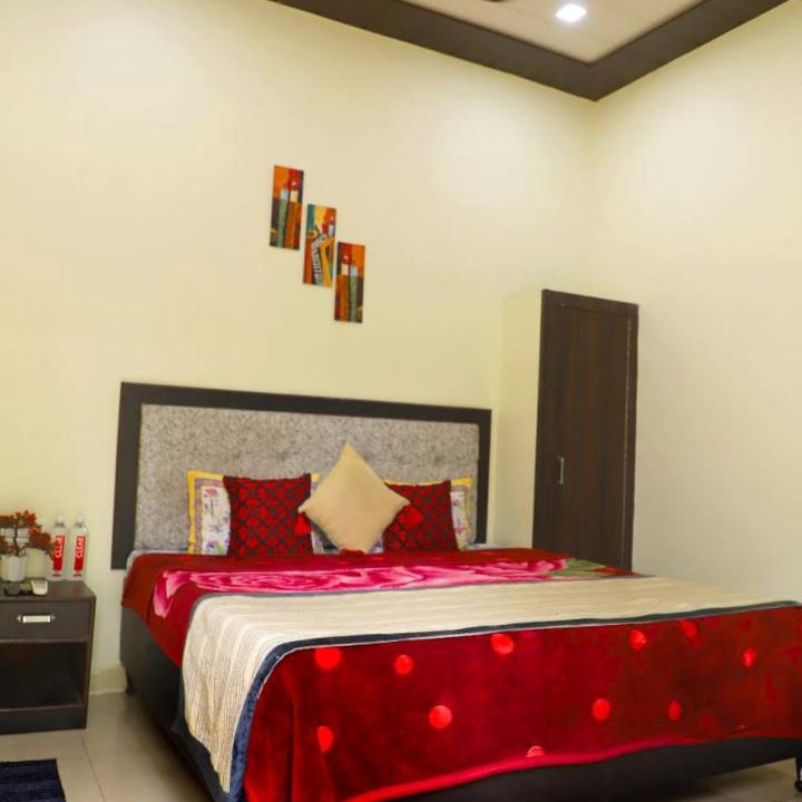 Photo of Bedroom in Taj Ganj