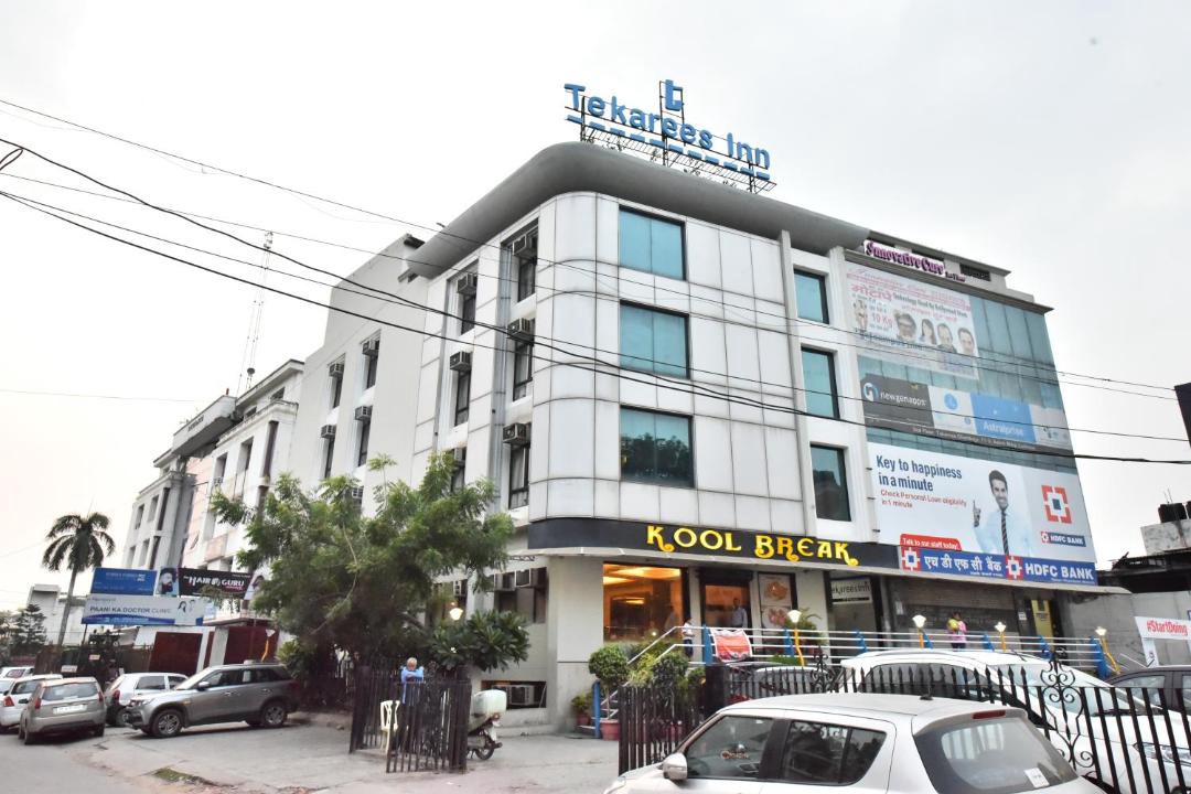 Photo of Buildings in Hazratganj