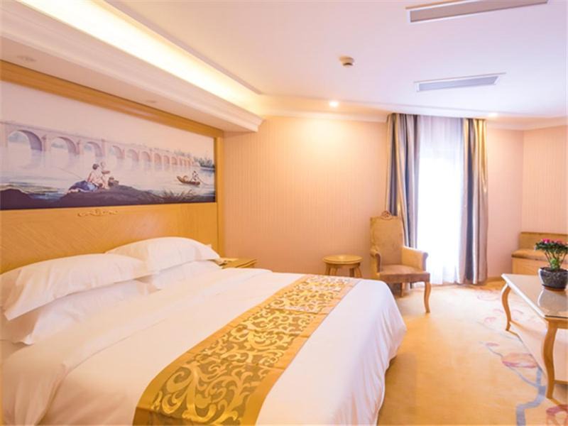 Photo of Others in Jinqiao