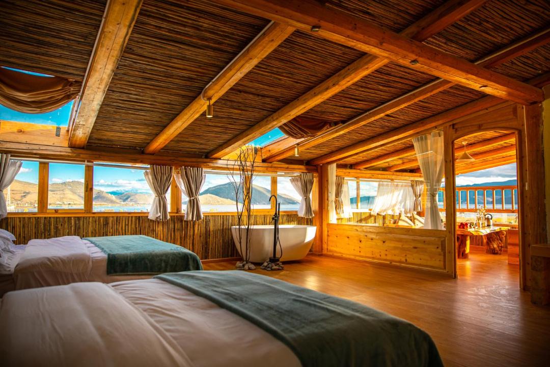 Photo of Bedroom in Shangri-La