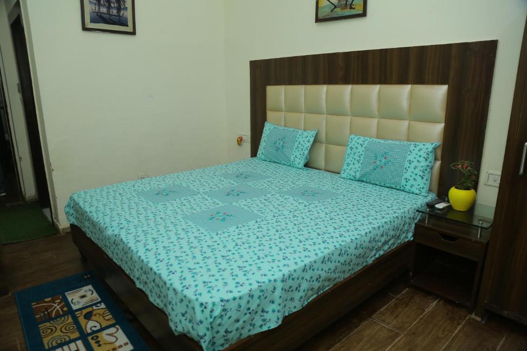 Photo of Bedroom in Taj Ganj
