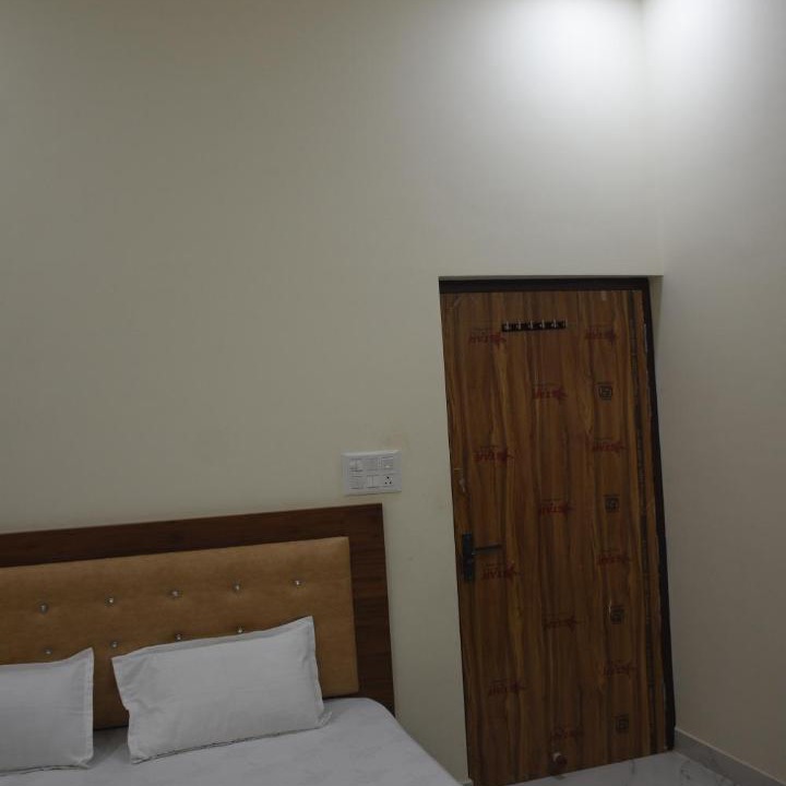Photo of Bedroom in Govardhan