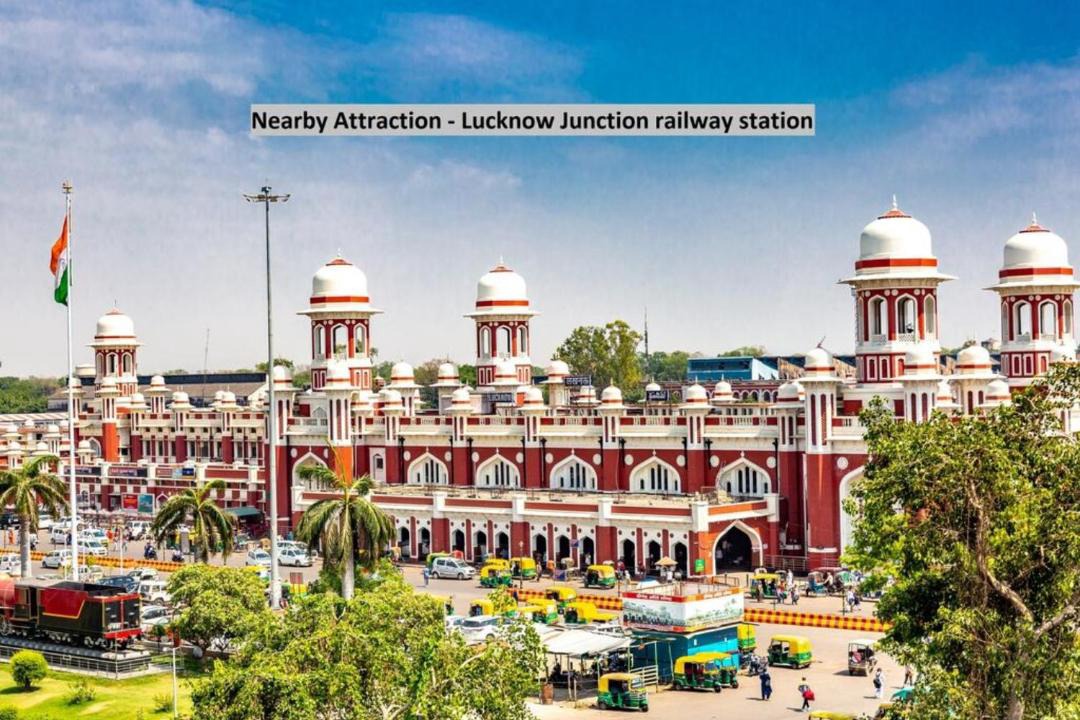 Photo of Buildings in Charbagh
