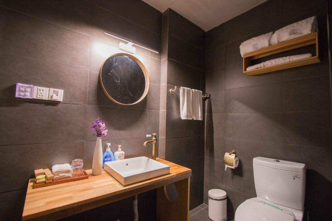 Photo of Bathroom in Xihu