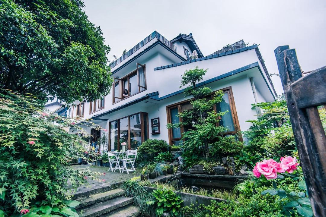 Photo of Buildings in Xihu