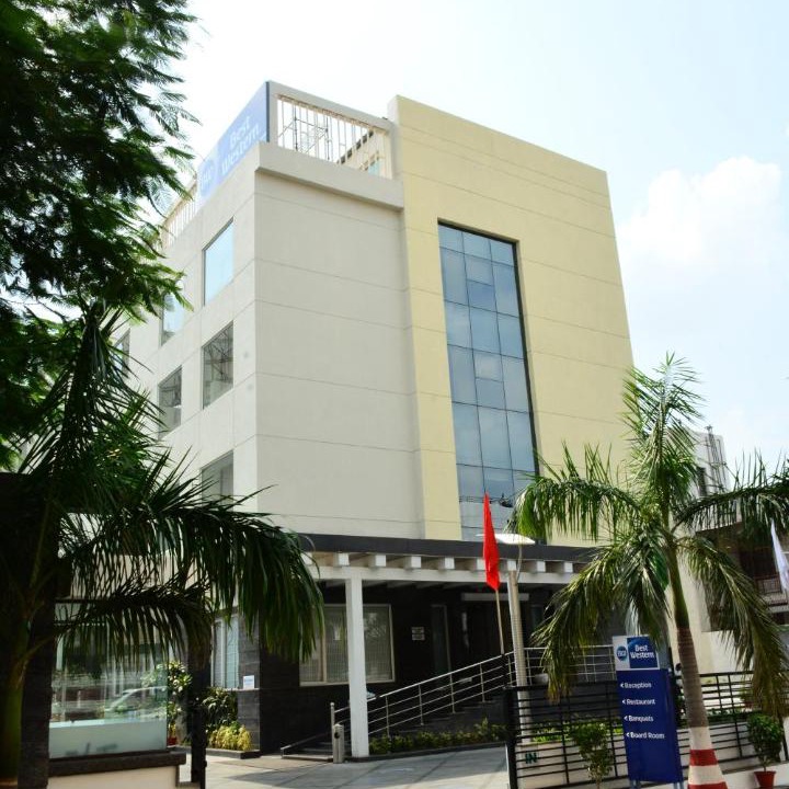 Photo of Buildings in Gomti Nagar
