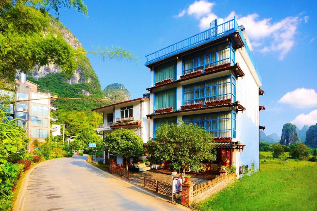 Photo of Buildings in Yangshuo