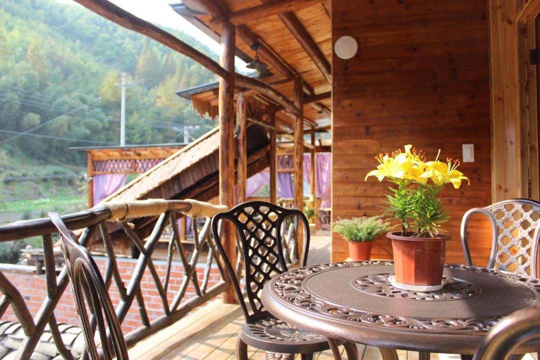 Photo of Patio Balcony in Moganshan