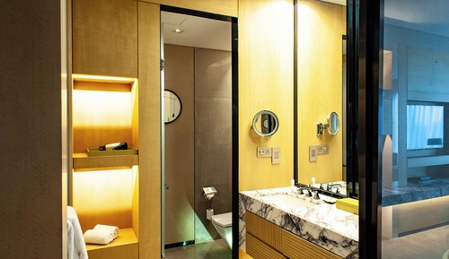 Deluxe Room, 1 King Bed