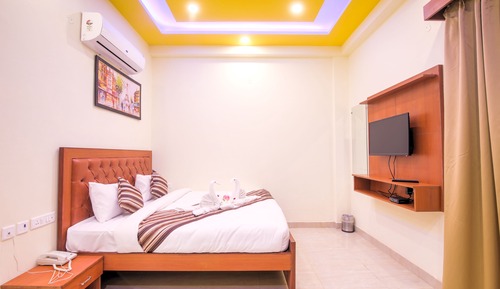Deluxe Double Room, 1 King Bed, Non Smoking, Courtyard View