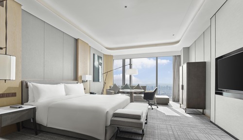 KING DELUXE RIVER VIEW ROOM