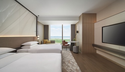 Club Room, 2 Twin Beds, Lake View (Club Access)