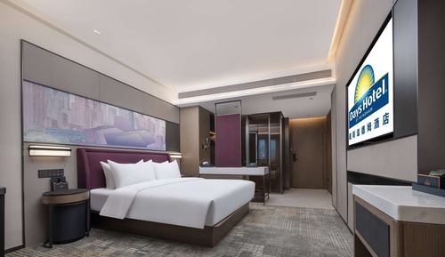 Deluxe Room, 1 King Bed, Non Smoking