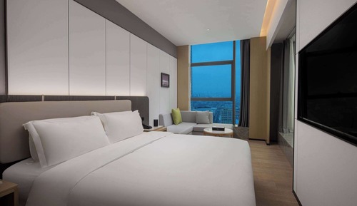 Room, 1 King Bed, Non Smoking, City View