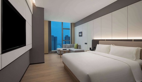 Deluxe Room, 1 King Bed, Non Smoking, City View
