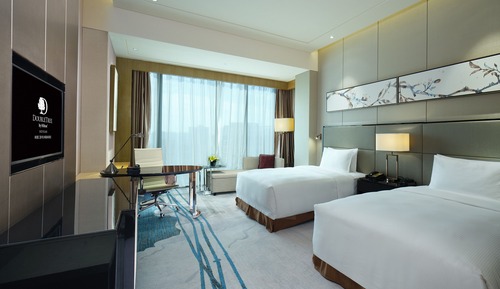 DoubleTree Twin Guest Room