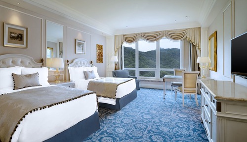 Deluxe Room, 2 Double Beds, Mountain View