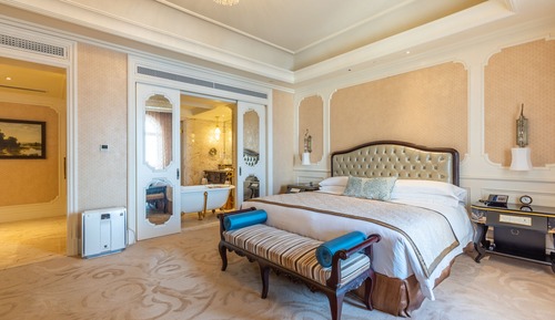 Suite, 1 King Bed, Ocean View