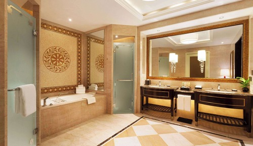 Deluxe Suite, 1 King Bed, Smoking