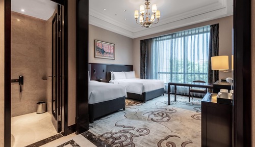 Suite (Comfortable Five-Beds Room)