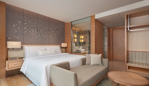 Superior Deluxe King Room