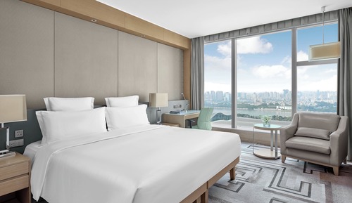 Deluxe Room, 1 Queen Bed, River View