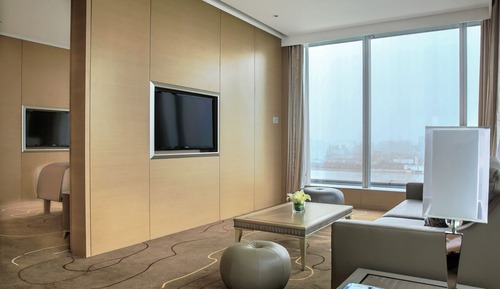Club One-Bedroom Suite