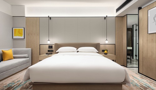 Standard Room, 1 King Bed