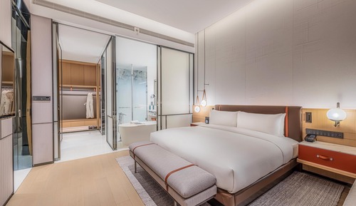 Suite, 1 King Bed (Ambassodor)