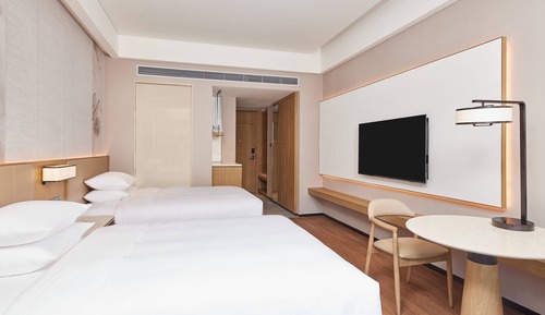Standard Room, 2 Double Beds, Mountain View