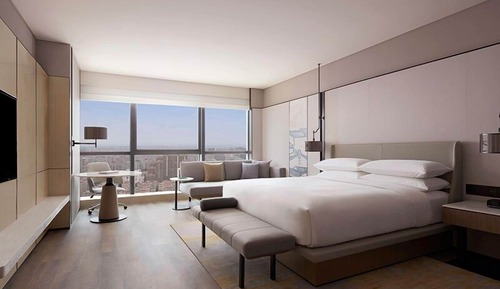 Deluxe Room, 1 King Bed, Smoking, City View