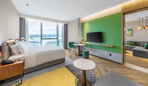 1 King Bed Standard