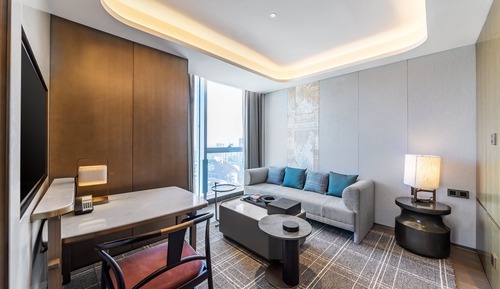Premium Room, 1 Queen Bed, Club Lounge Access