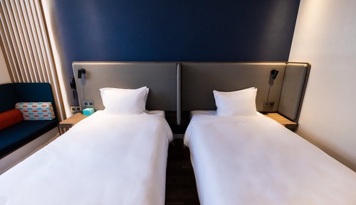 Standard Room, 2 Double Beds (Atrium View)