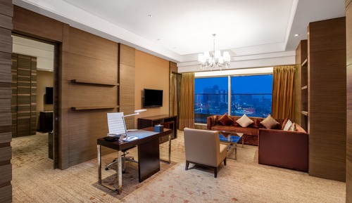 Suite, 1 Bedroom, Lake View (Dining Area)