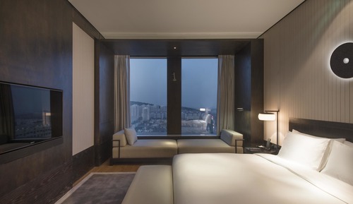 Suite, 1 King Bed