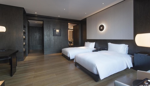 2 Twin Beds High-rise View